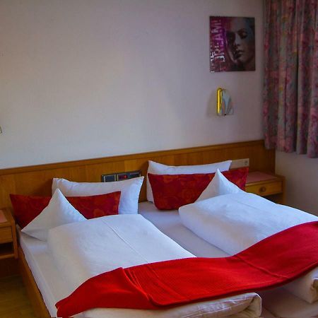 Collina Hotel Garni ナウダース エクステリア 写真