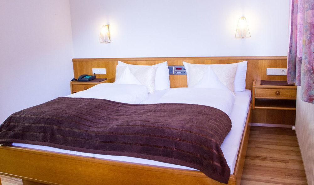 Collina Hotel Garni ナウダース エクステリア 写真