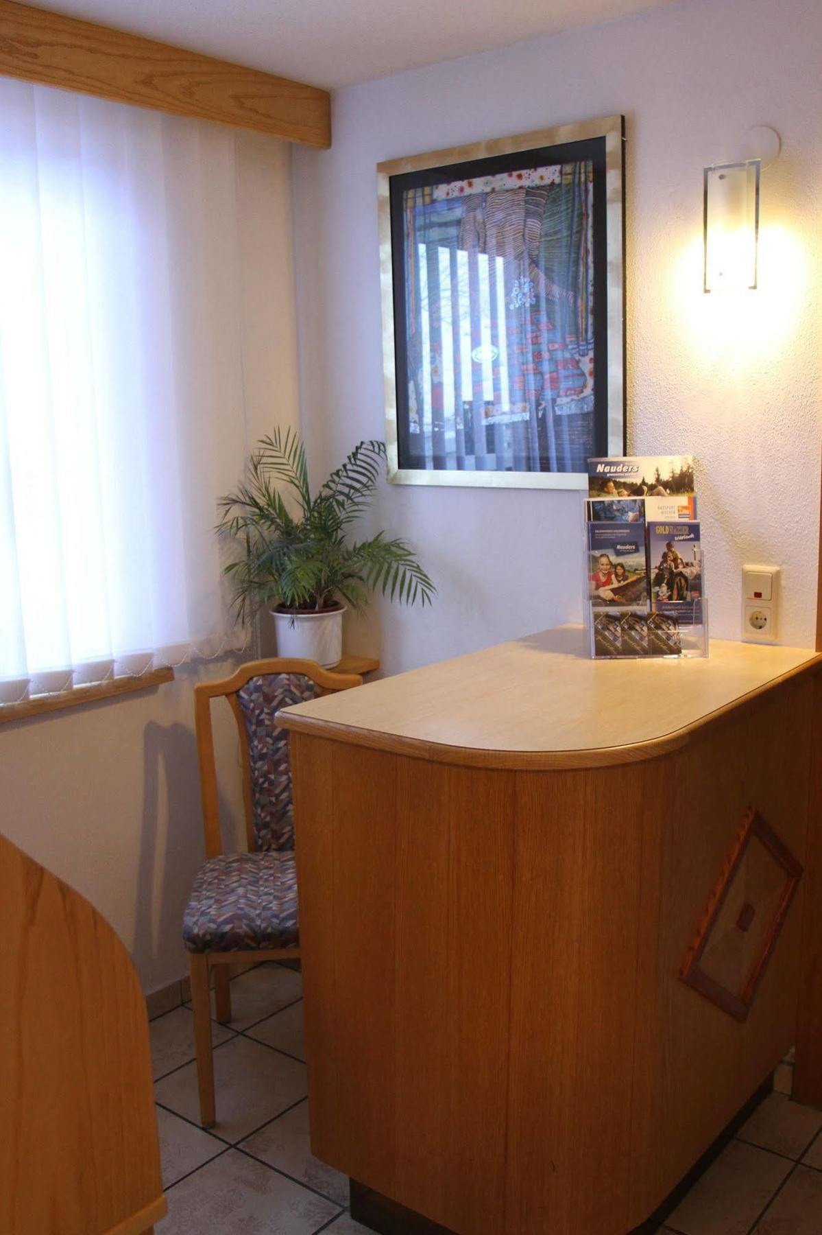Collina Hotel Garni ナウダース エクステリア 写真