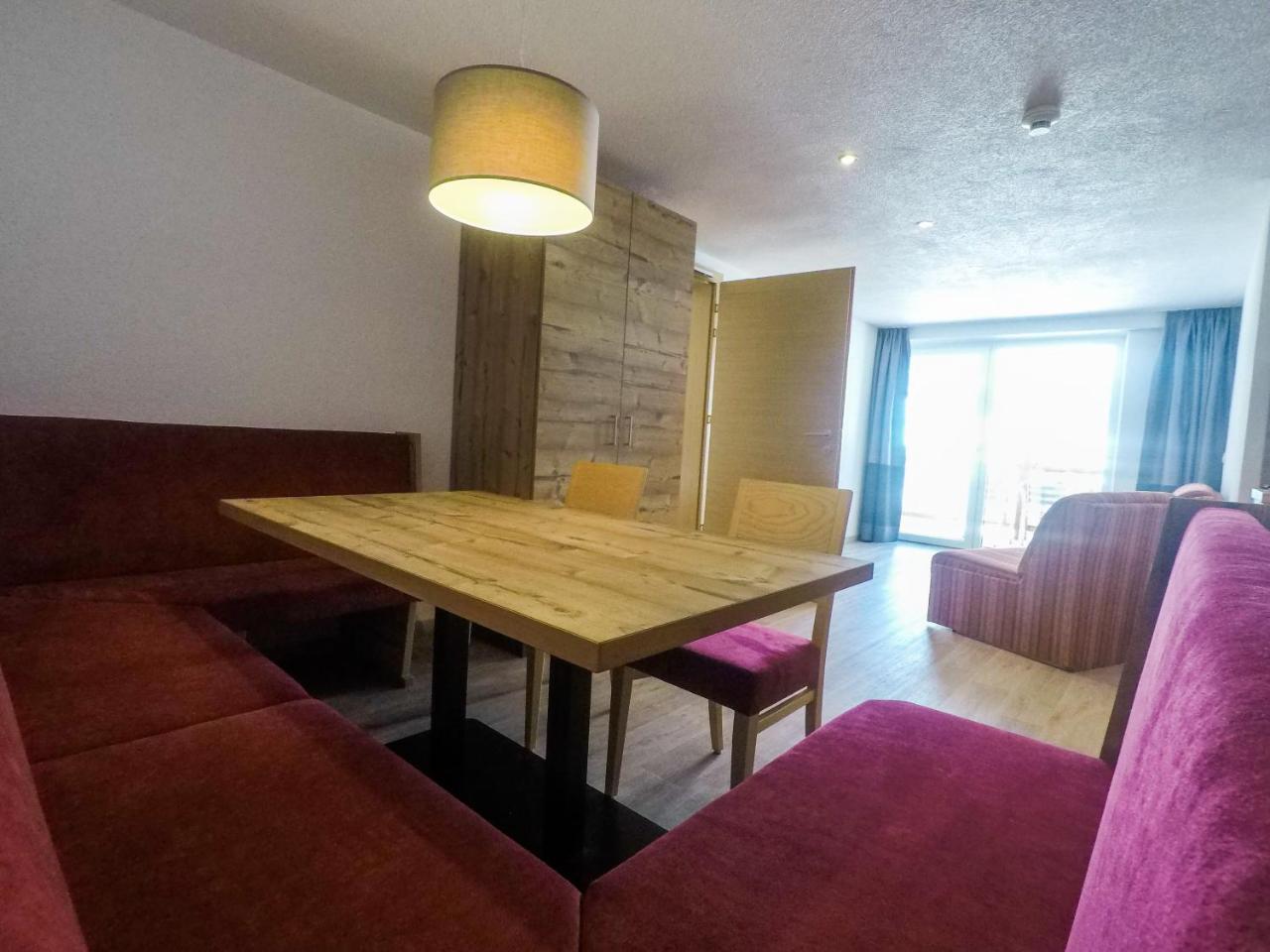 Collina Hotel Garni ナウダース エクステリア 写真