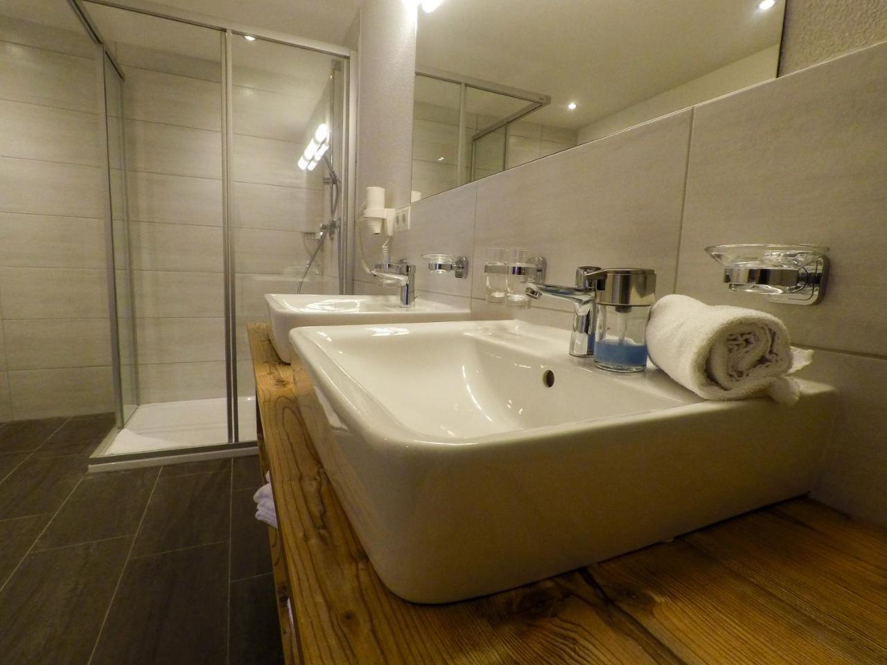 Collina Hotel Garni ナウダース エクステリア 写真
