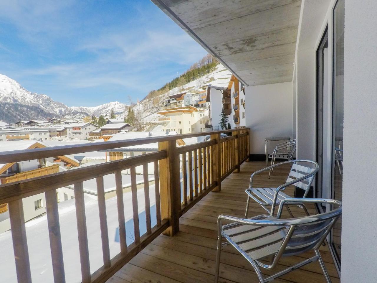 Collina Hotel Garni ナウダース エクステリア 写真