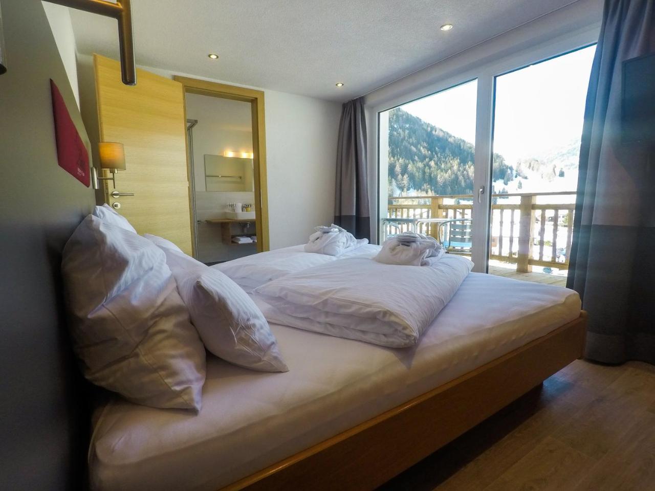 Collina Hotel Garni ナウダース エクステリア 写真