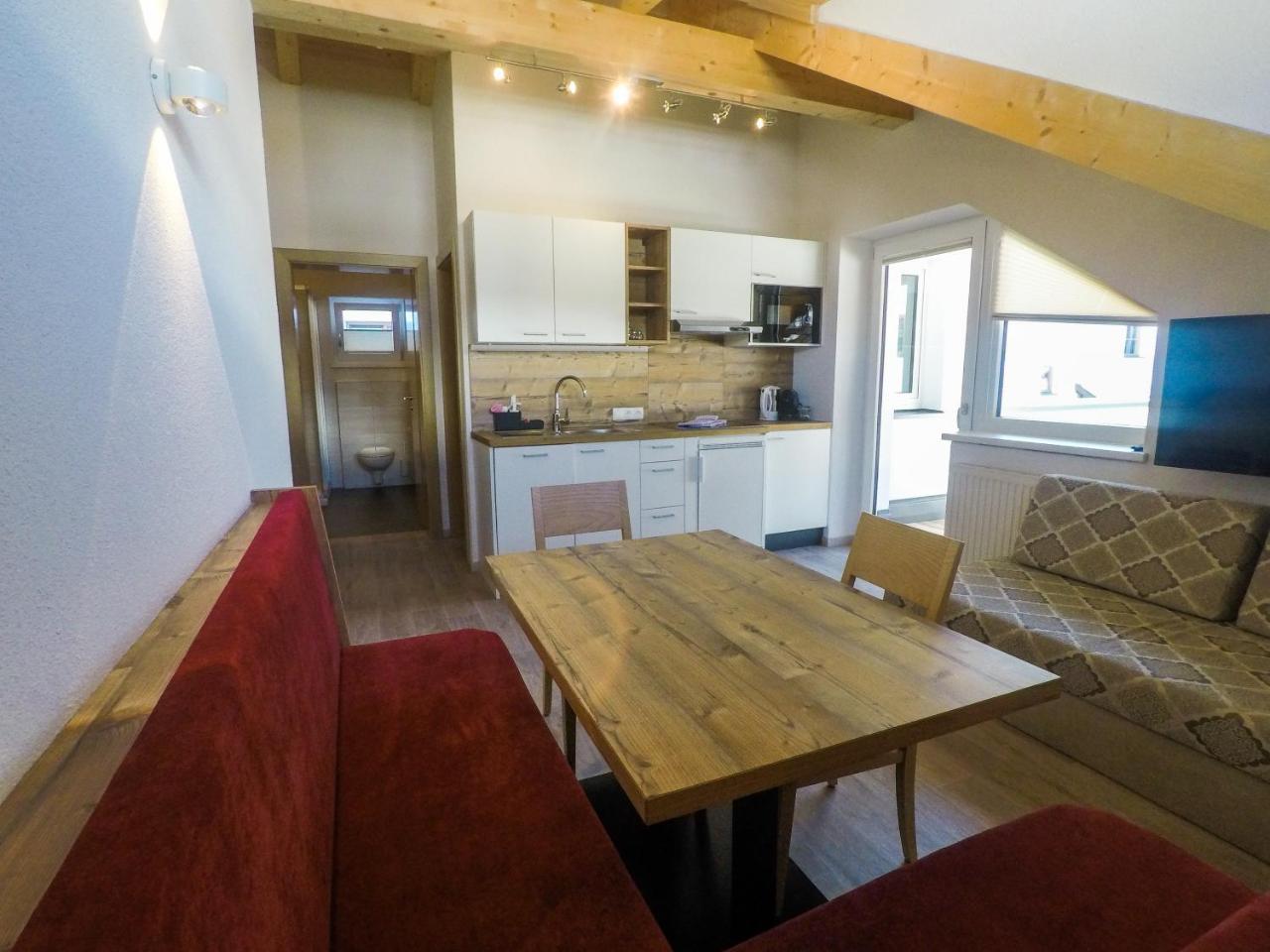 Collina Hotel Garni ナウダース エクステリア 写真