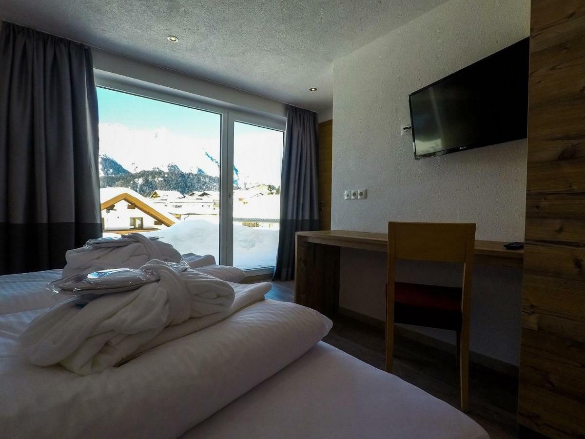 Collina Hotel Garni ナウダース エクステリア 写真