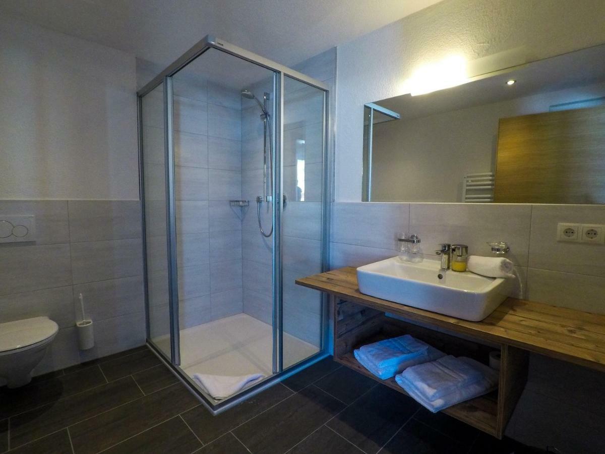 Collina Hotel Garni ナウダース エクステリア 写真