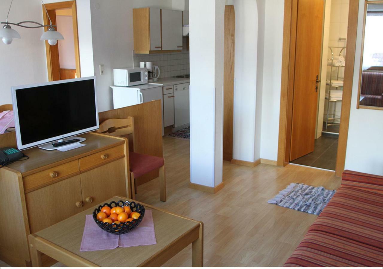 Collina Hotel Garni ナウダース エクステリア 写真